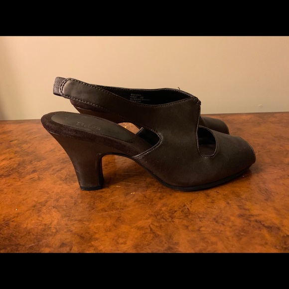 Bass & Co - Picture 4 of 7